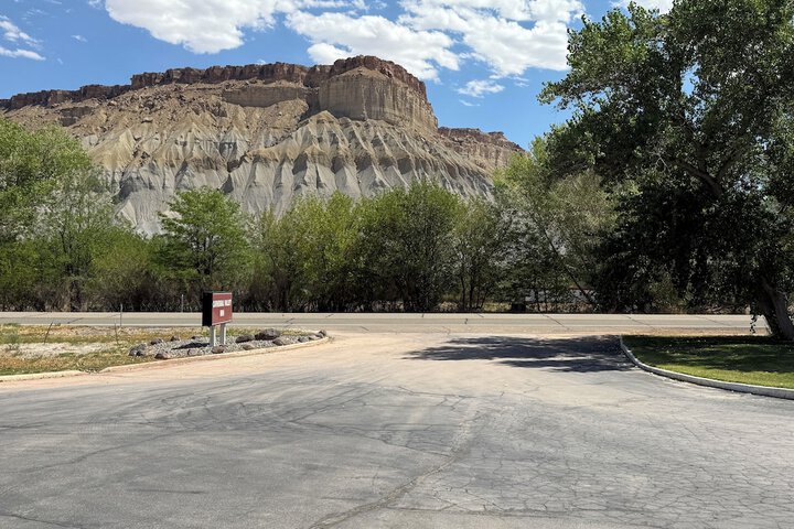 Cathedral Valley Inn
