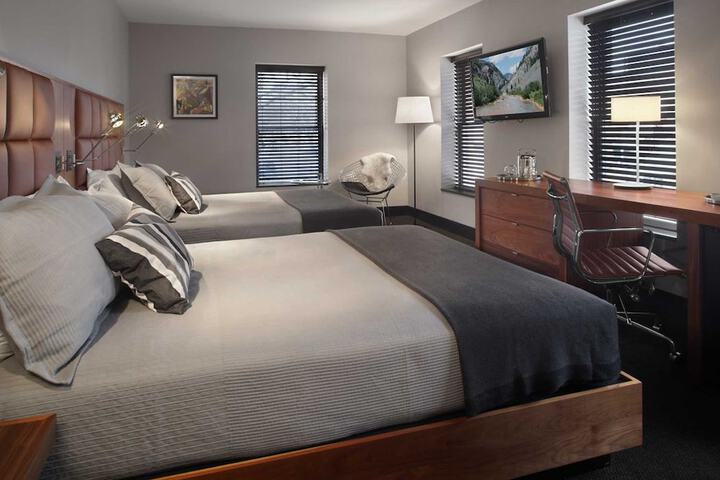 Room 21 of 42