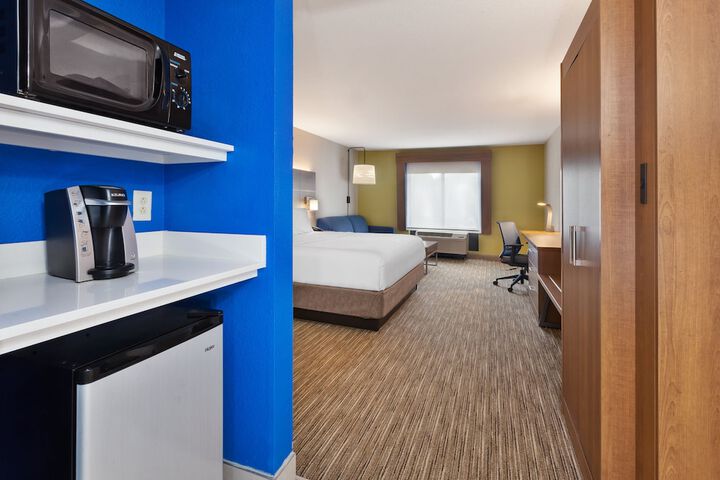 Room 21 of 34