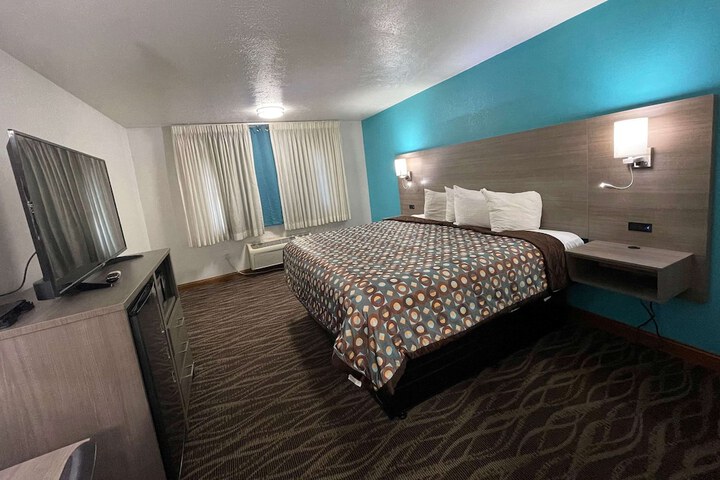 Room 6 of 26