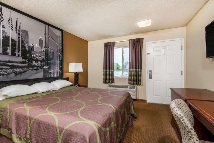 Room 17 of 31