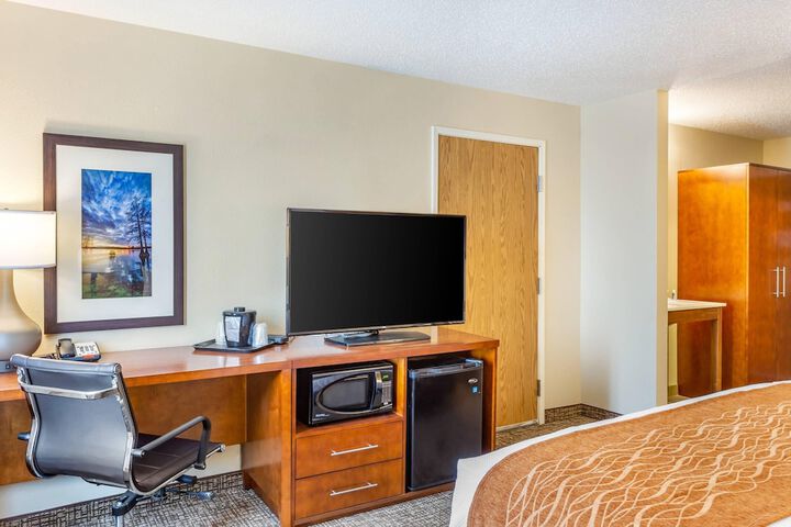 Comfort Inn DeKalb - University Area