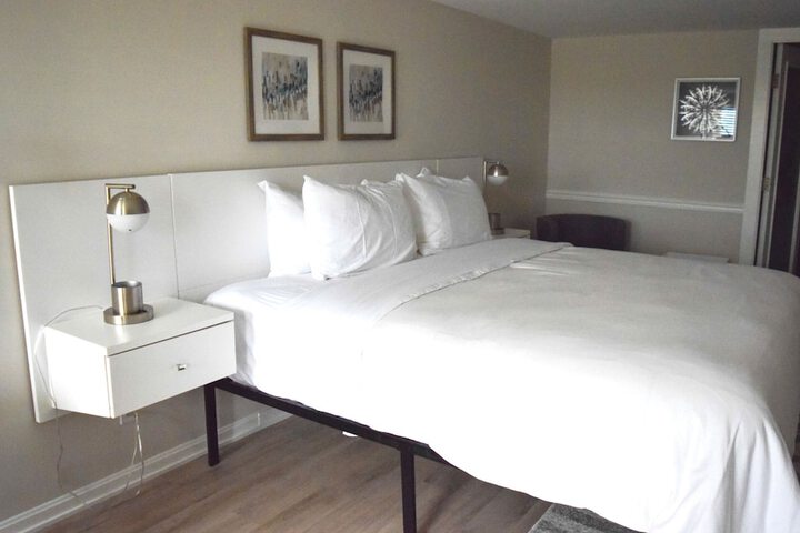 Room 30 of 65