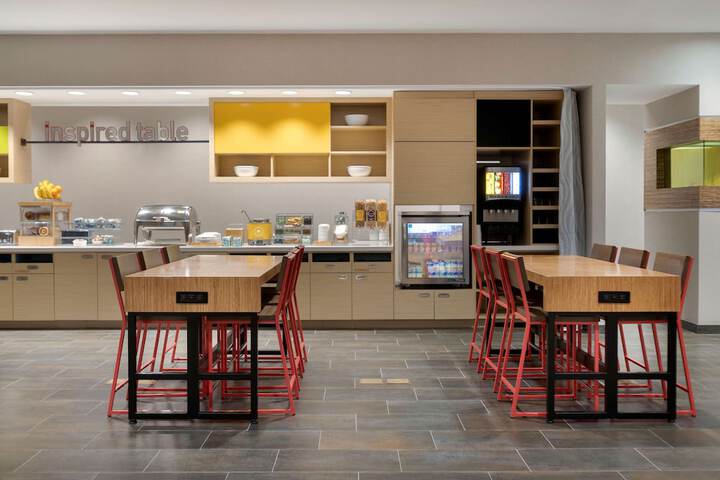 Breakfast/Coffee Service 27 of 34