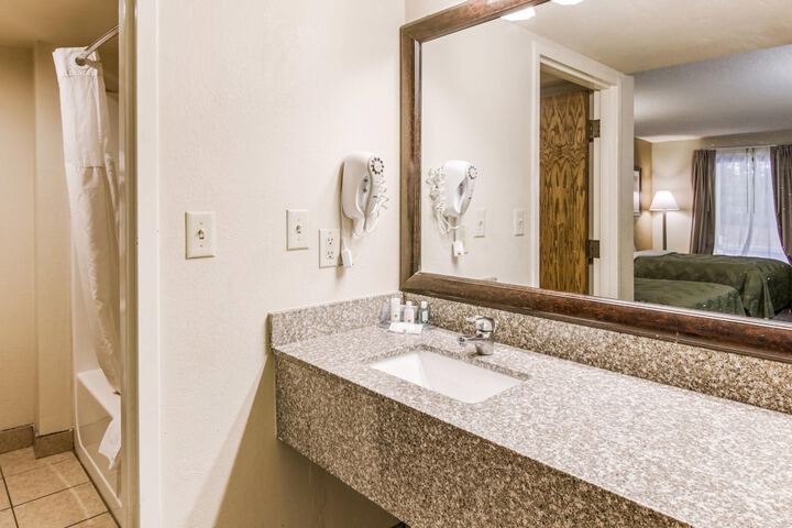Quality Inn Stone Mountain