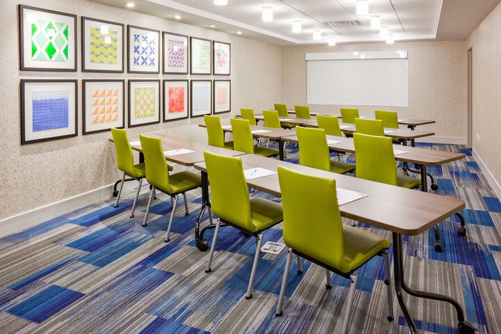 Holiday Inn Express & Suites Des Moines Downtown by IHG