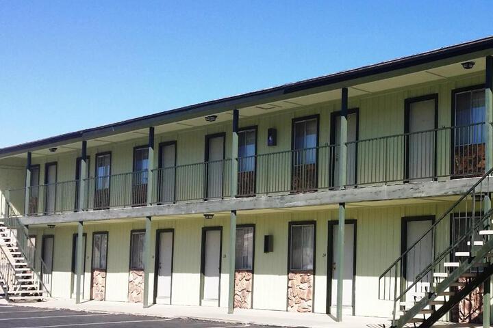 El Portal Motel