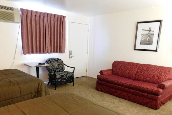 Room 26 of 40