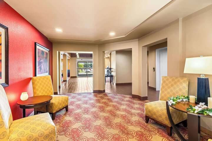 Hotel Interior 7 of 39
