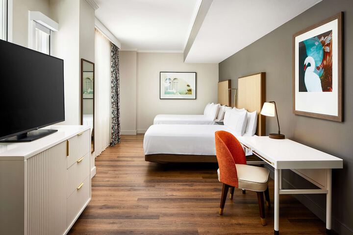 Room 34 of 71