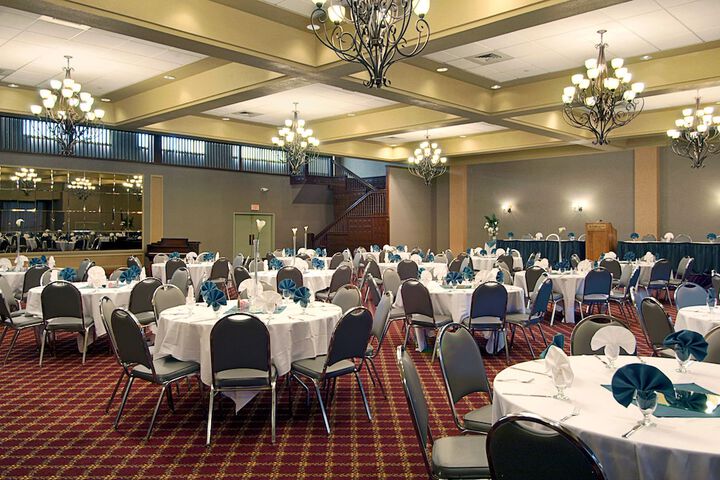 Ballroom/Hall 26 of 29