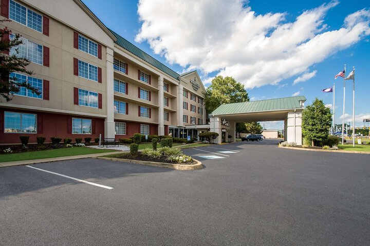 Hotel 2 of 63