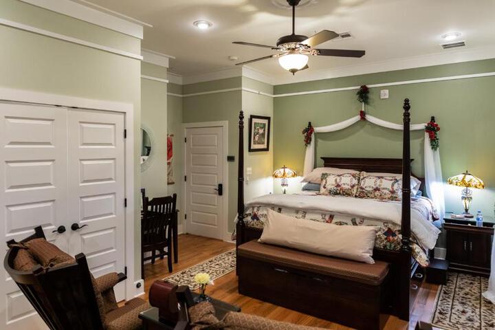 Bienvenue Mon Ami Bed and Breakfast