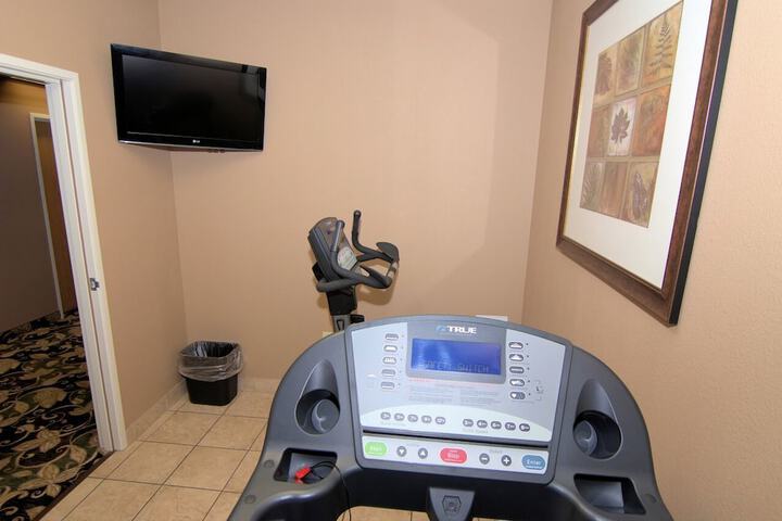 Rock Island Inn & Suites