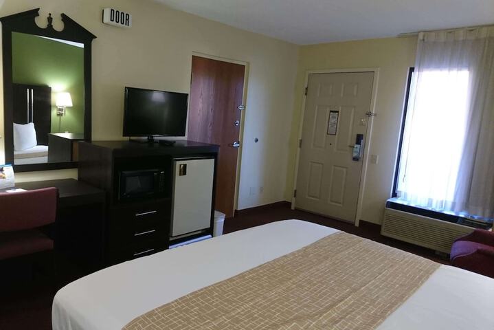 Room 10 of 34