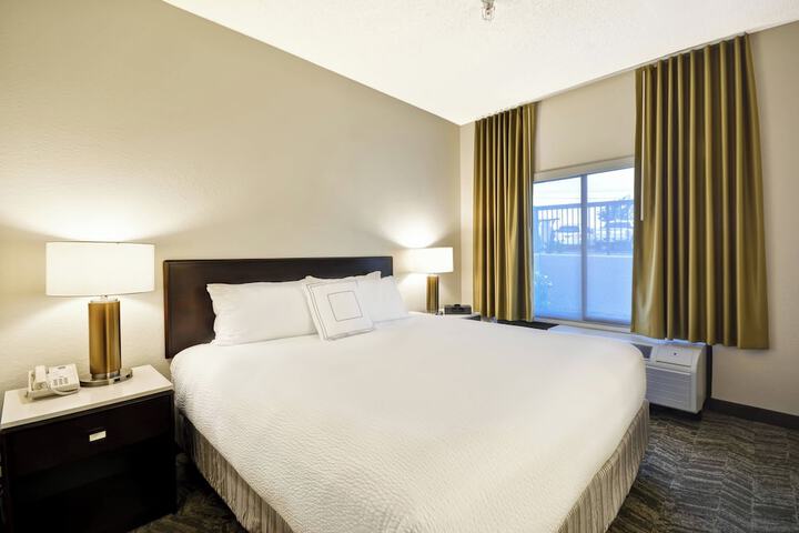 Room 16 of 26