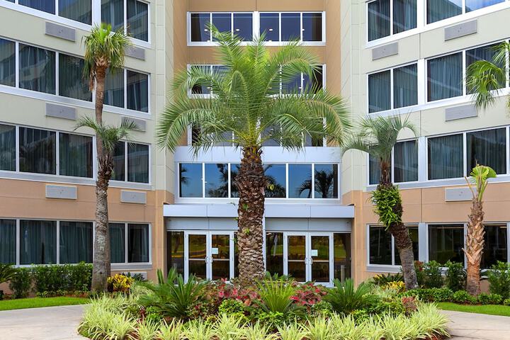 Hotel Exterior 116 of 116