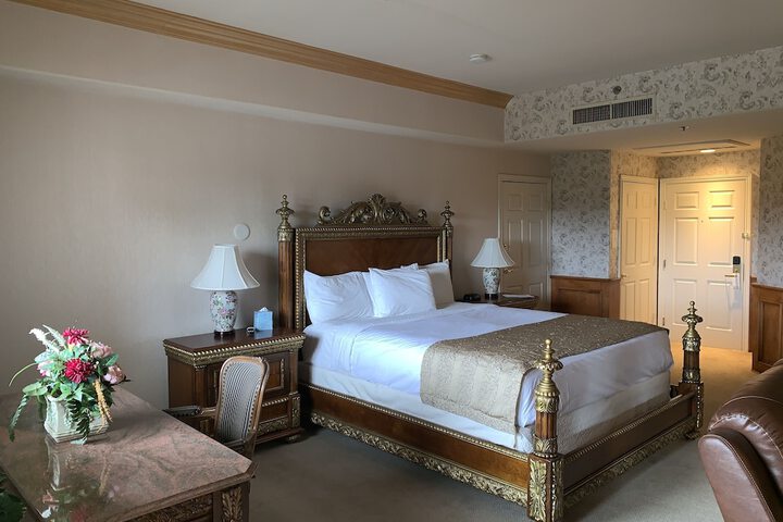 Room 27 of 56