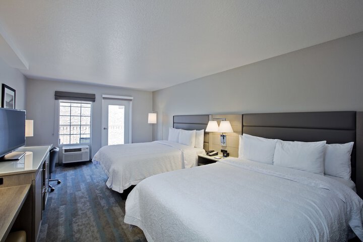 Room 19 of 38
