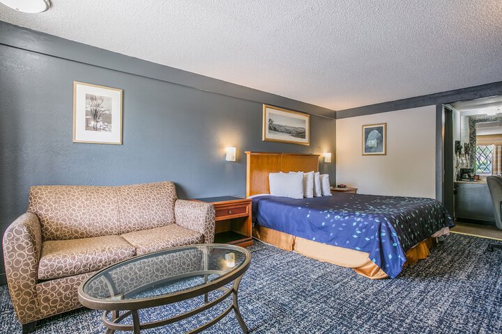 Room 21 of 50