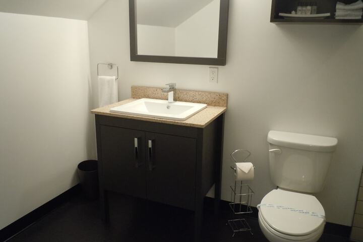 Room 44 of 77