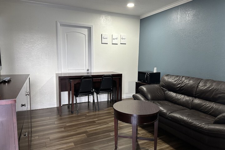 Room 18 of 21