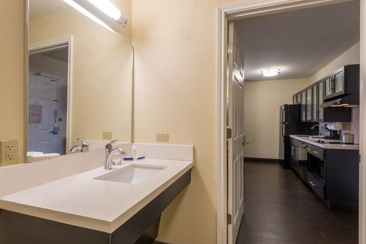 Room 26 of 35