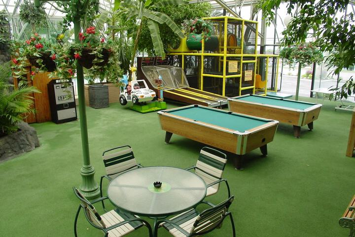 Wildwood Inn Tropical Dome & Theme Suites