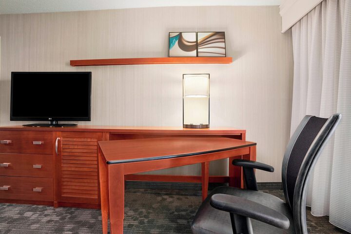 Courtyard by Marriott Springfield