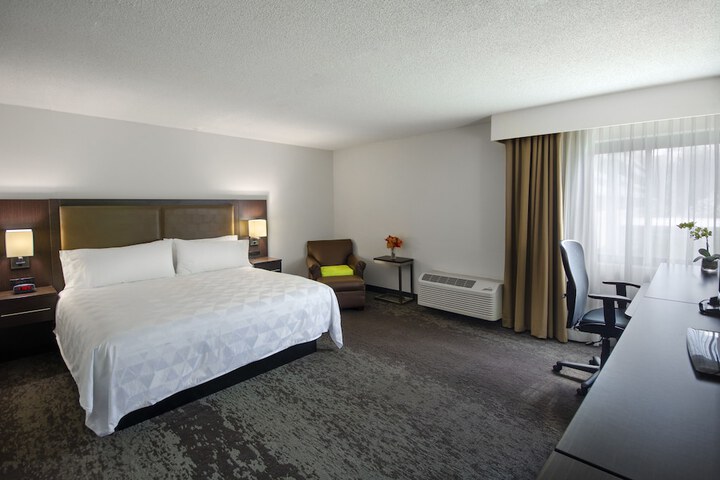 Room 25 of 36