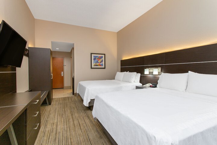 Room 20 of 35