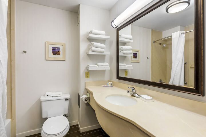 Room 13 of 21