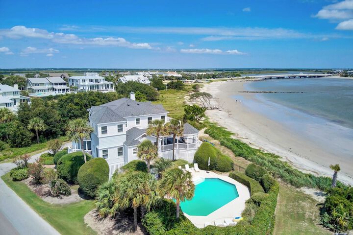 Haven by Avantstay Luxury Beachfront Home w / Pool & Gorgeous Patios