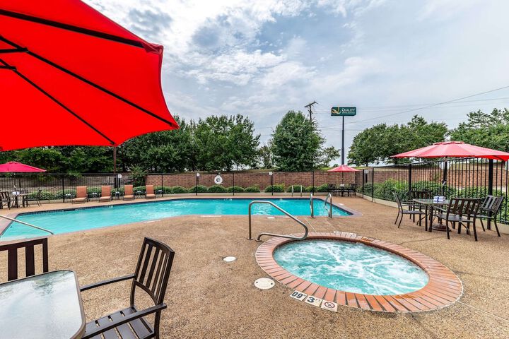 Quality Inn & Suites Canton
