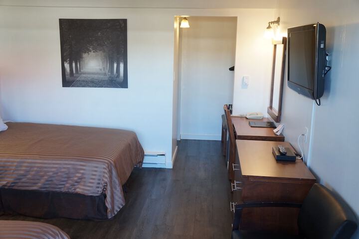 Room 33 of 40
