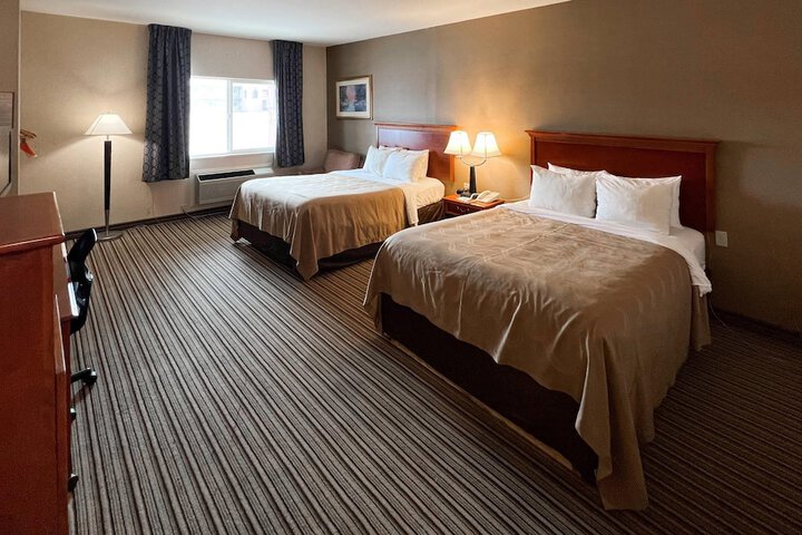 Quality Inn & Suites Grants - I-40