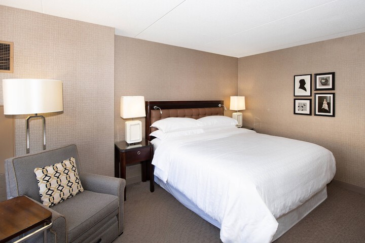 Room 16 of 40