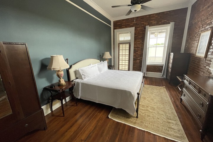 Room 47 of 87