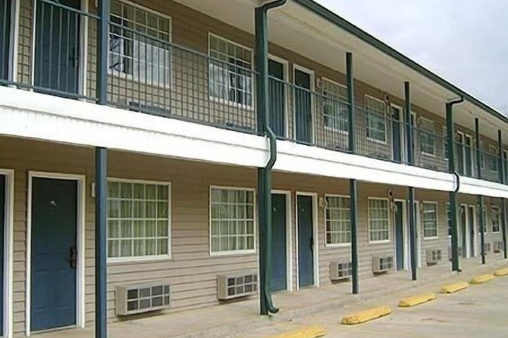 Hotel 5 of 41