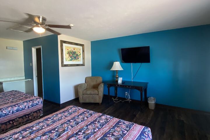Room 6 of 14