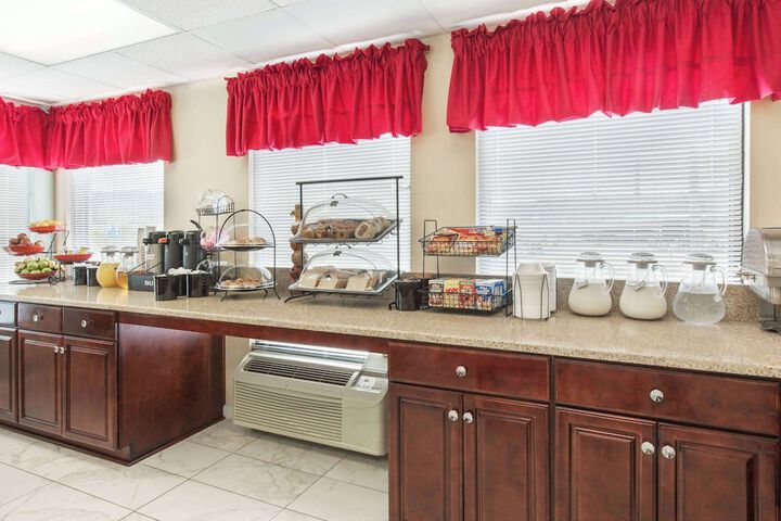 Breakfast/Coffee Service 23 of 26