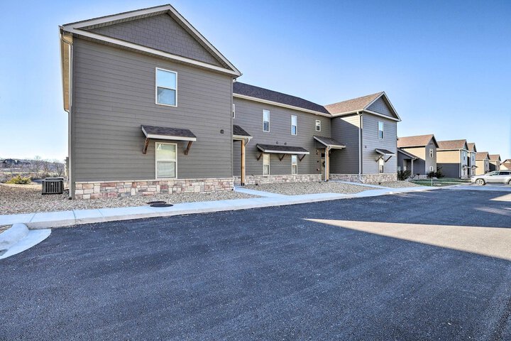 Reeds Spring Condo 3 Mi to Silver Dollar City!