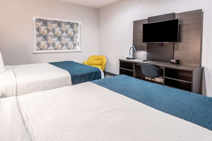 Room 10 of 29