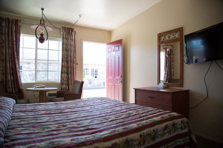 Room 30 of 36