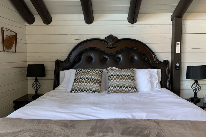 Room 42 of 80