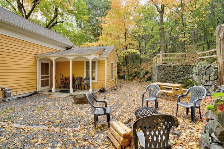 Historic Home in Taylors Falls w / Patio & Fire Pit