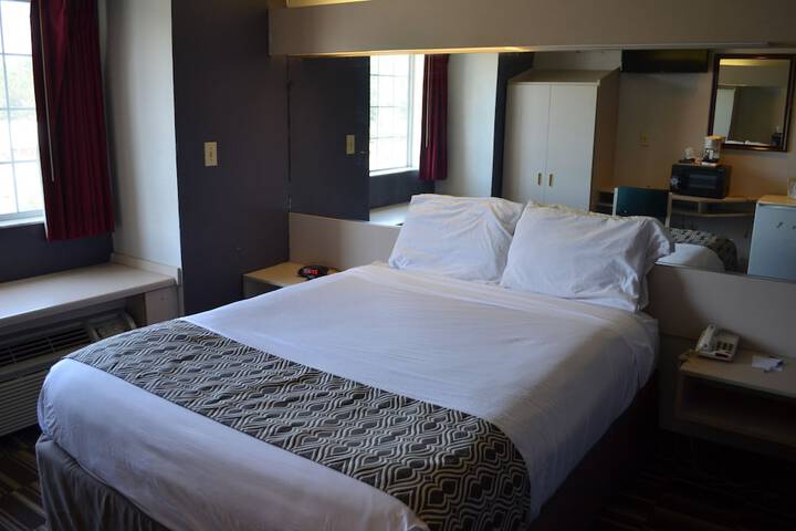 Room 10 of 42