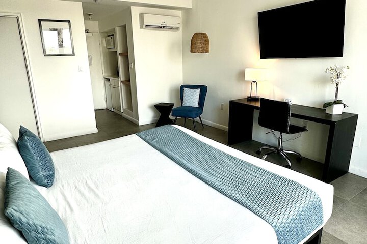 Room 80 of 106