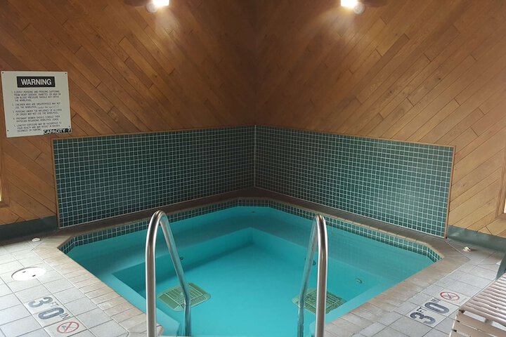 Pool 4 of 27