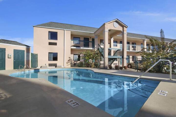 Pool 3 of 12